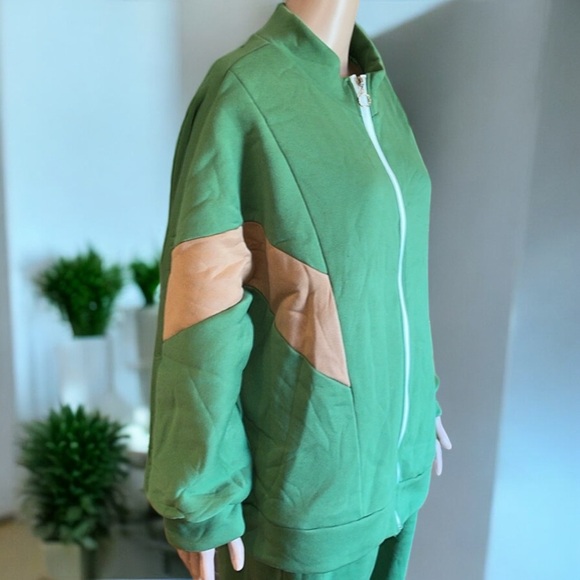 NWT 2 Piece Green Contrast Stripe Fleece Zipper With Sweatpants - Picture 13 of 16